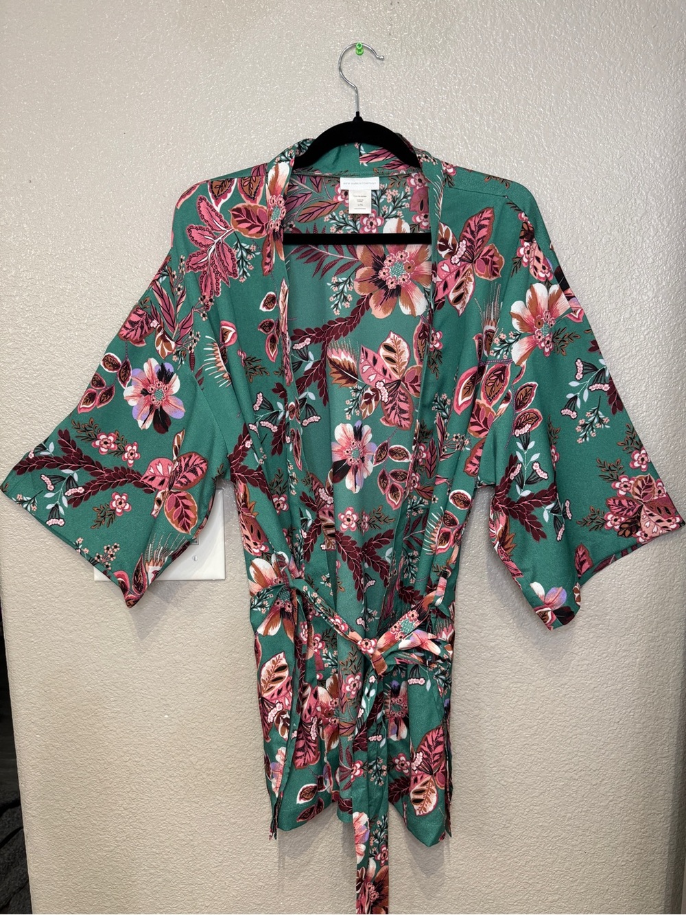New York & Company Green Floral Kimono Robe Wrap Cover Up Boho Resort Garden
